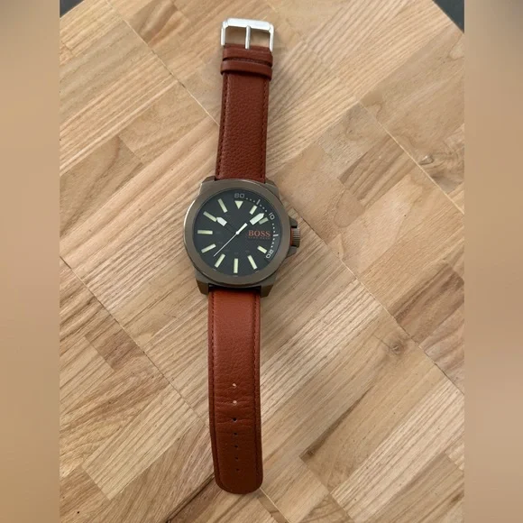 Hugo Boss Luxury Men’s Watch Black Dial Tan Leather Strap Luminous Markers